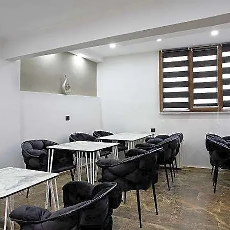 Carvan Ξενοδοχείο 2*