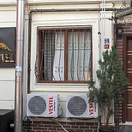 Ξενοδοχείο Carvan 2*
